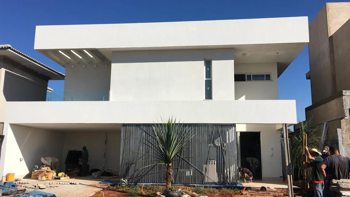 Fachada contemporânea de casa moderna