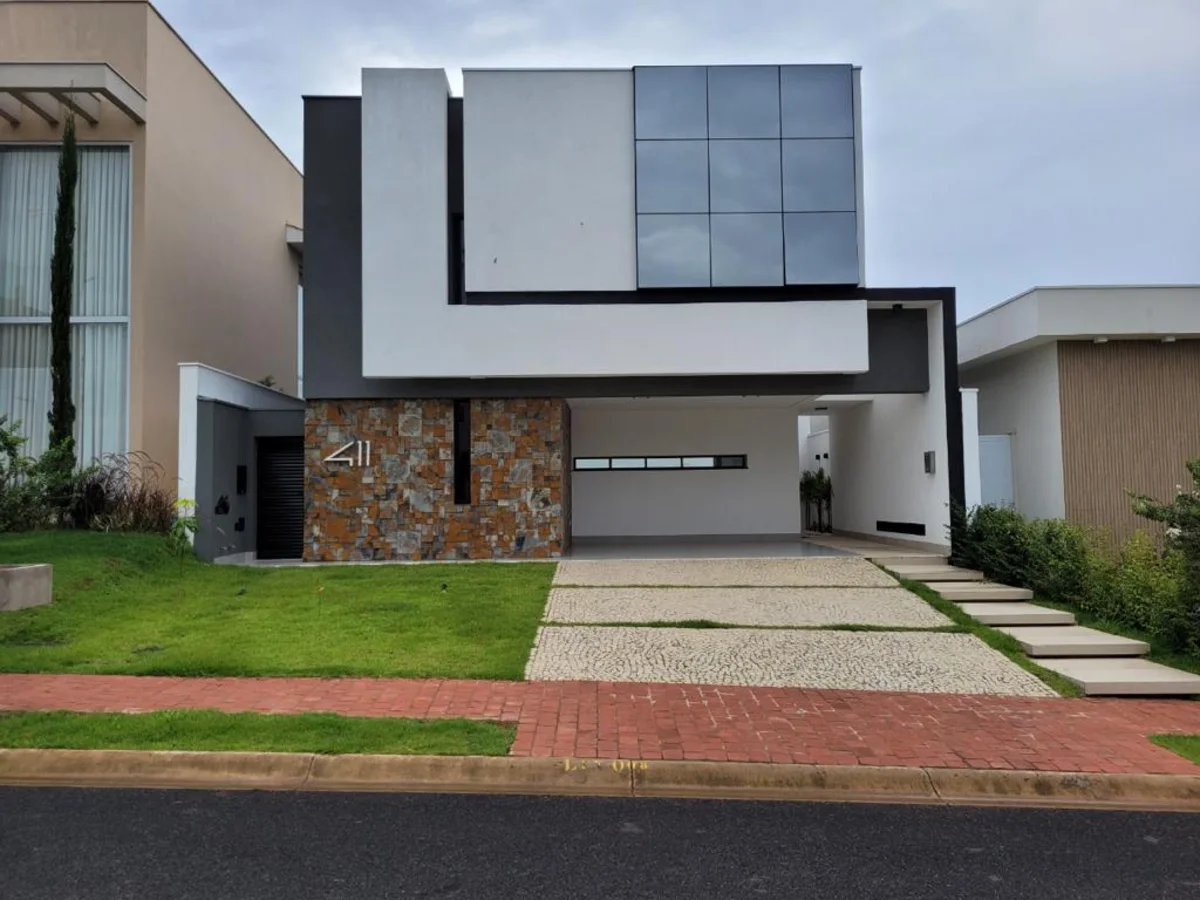 Residência em linhas retas e concreto